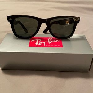 Original Rayban wayfarer sunglasses, model RB2140